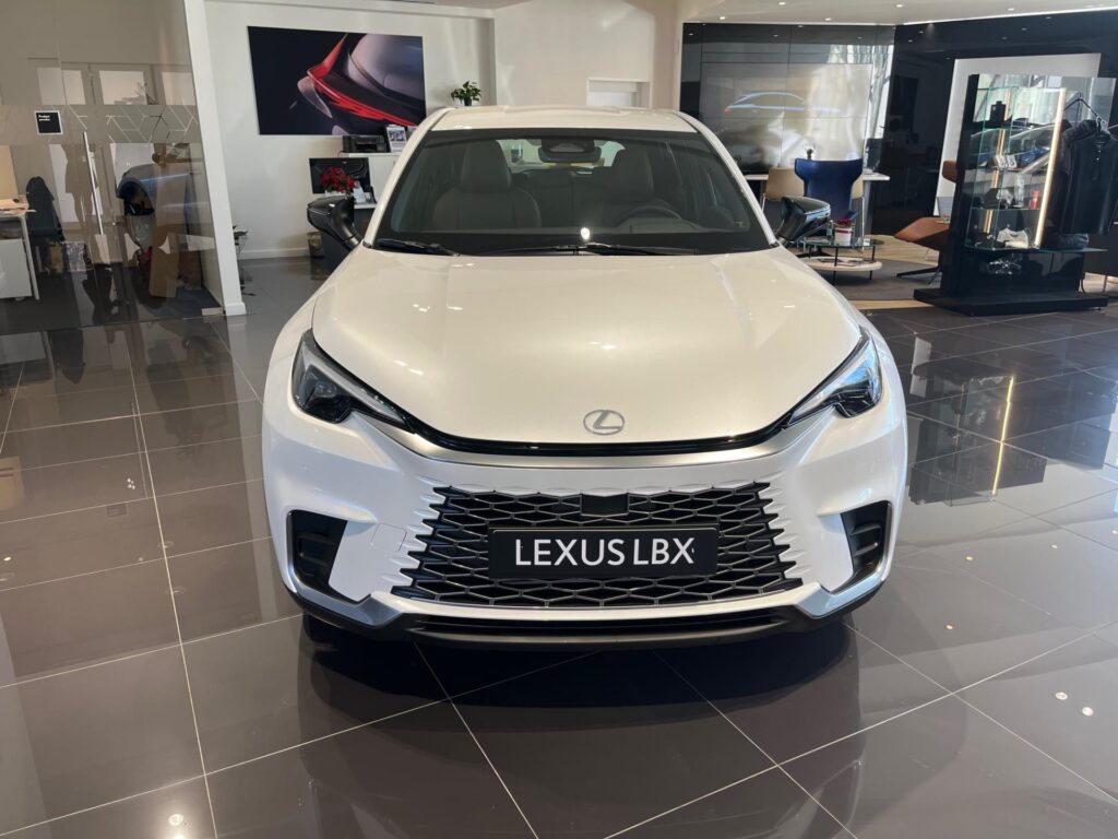 Lexus LBX  Elegant Tech Black