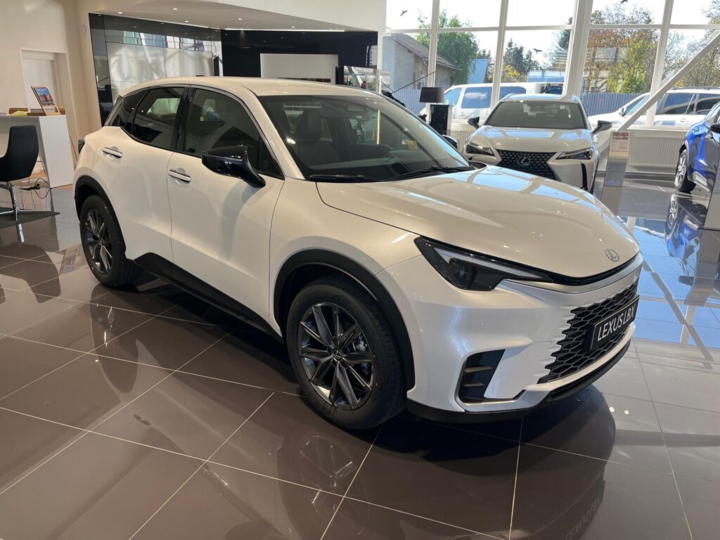 Lexus LBX  Elegant Tech Black