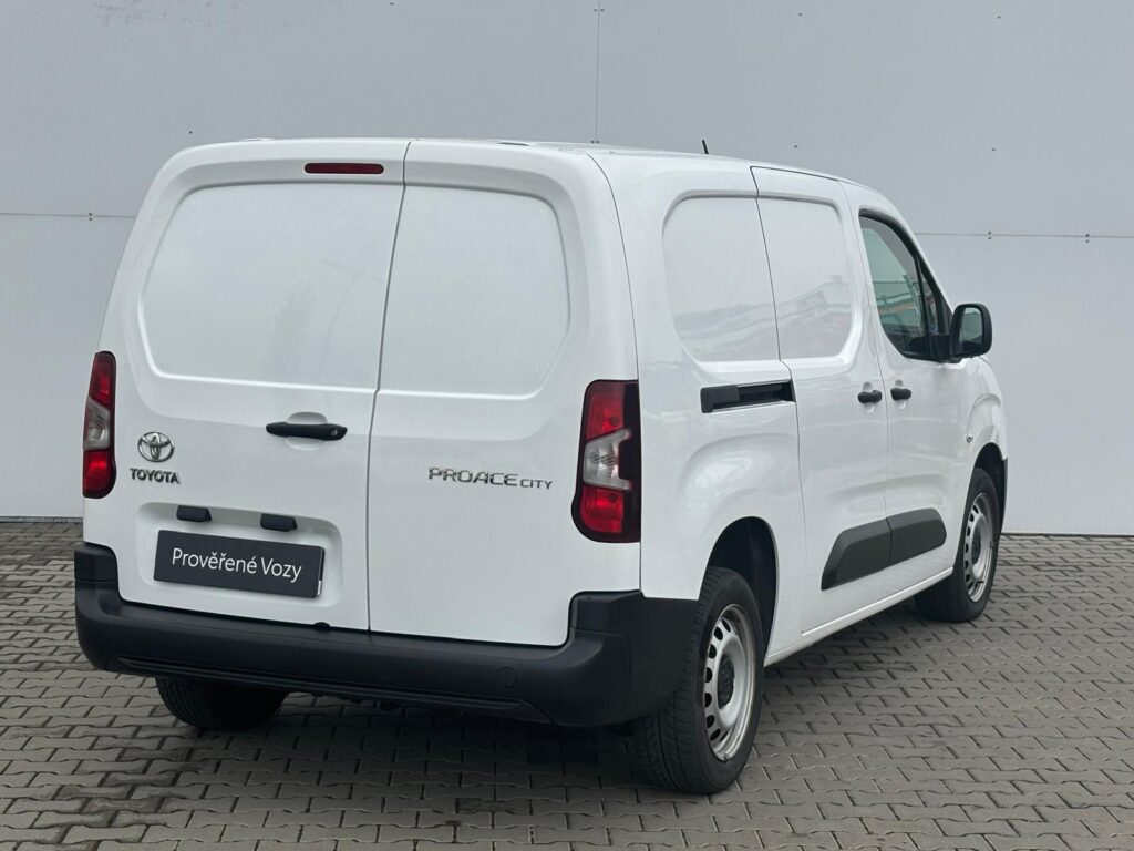 Toyota Proace  1.5 D-4D Comfort Long