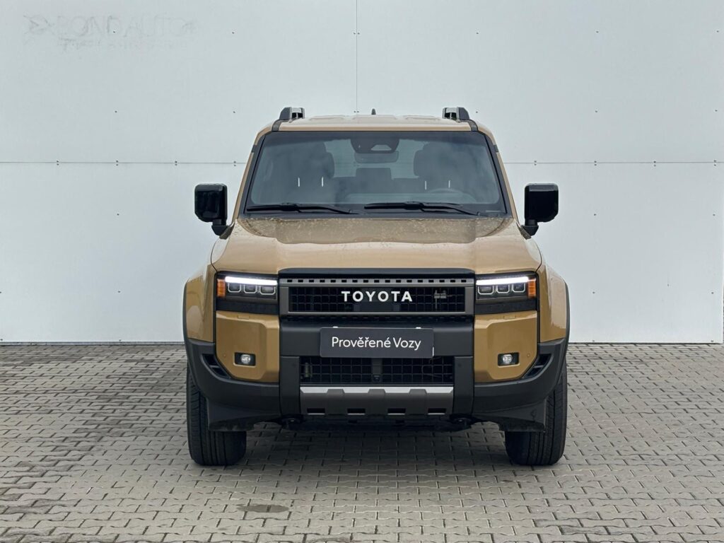 Toyota Land Cruiser  2.8 D-4D 6AT Invincible