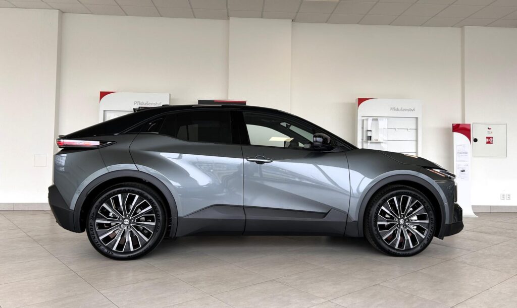 Toyota C-HR  C-HR+, Executive + VIP (4x4)