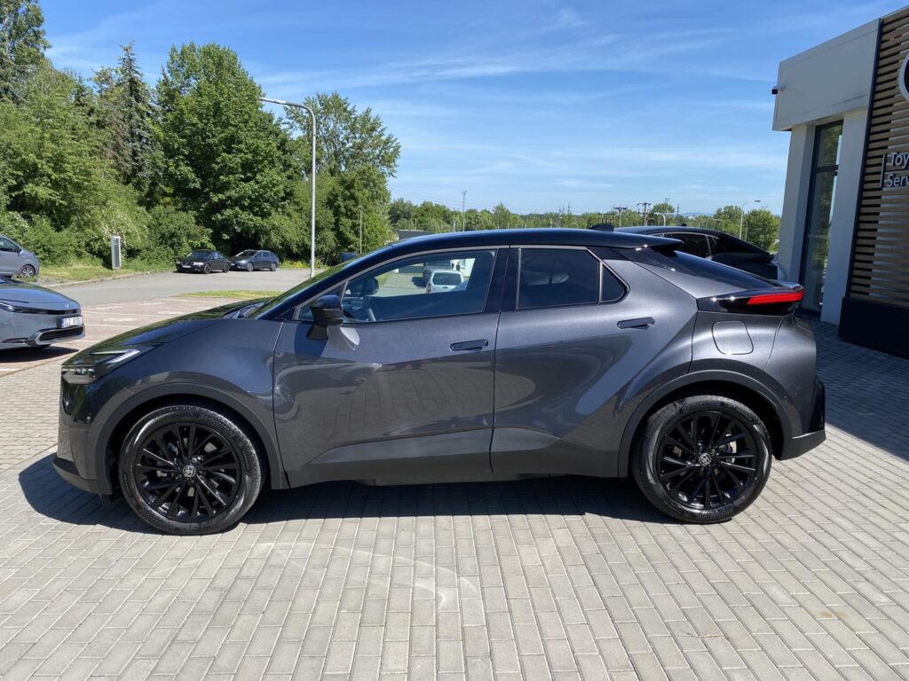 Toyota C-HR  2.0 PHEV GR SPORT + zimní kola