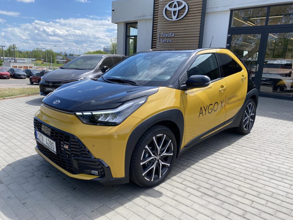 Toyota Aygo X  1.5 HEV GR SPORT + zimní pneu