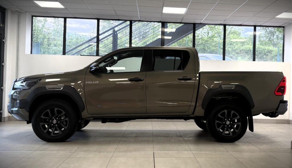 Toyota Hilux  Double Cab 2,8 D-4D (204 k)