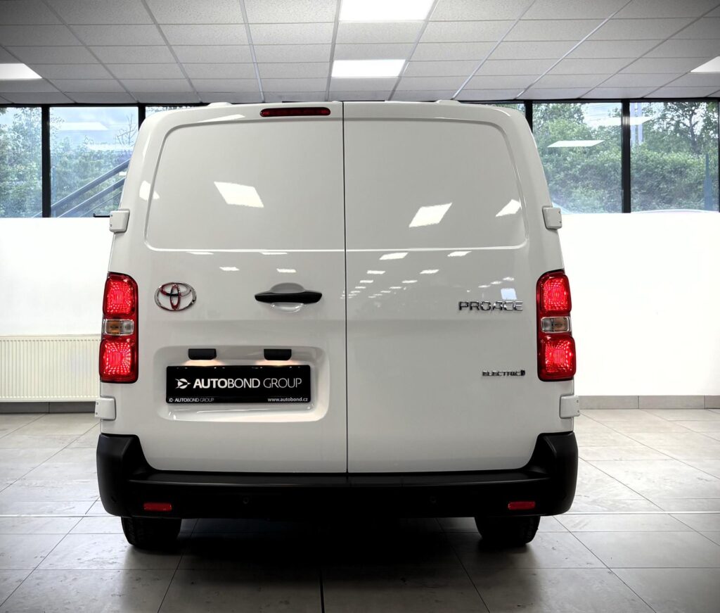 Toyota ProAce  Full Electric (75kWh) (136 hp)
