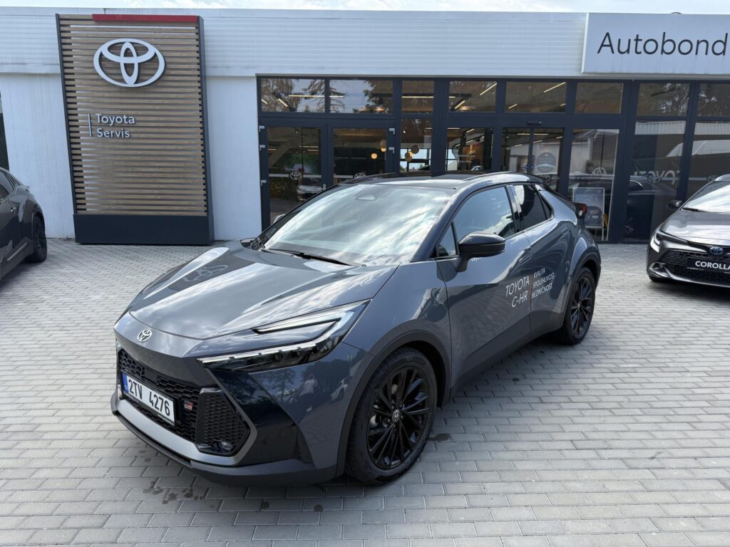 Toyota C-HR  1.8 HEV GR Sport + zimní pneu