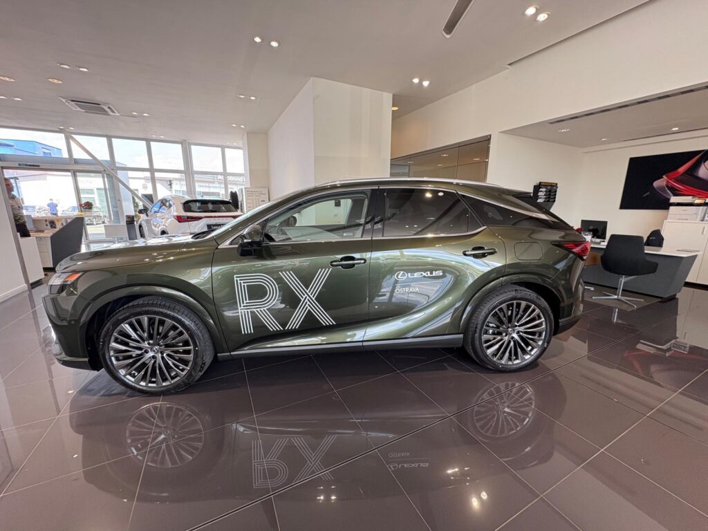 Lexus RX 450h+  LUXURY panorama 4x4