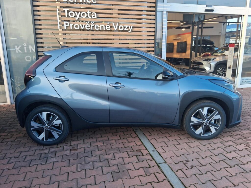 Toyota Aygo X  1,5 HEV 116K COMFORT