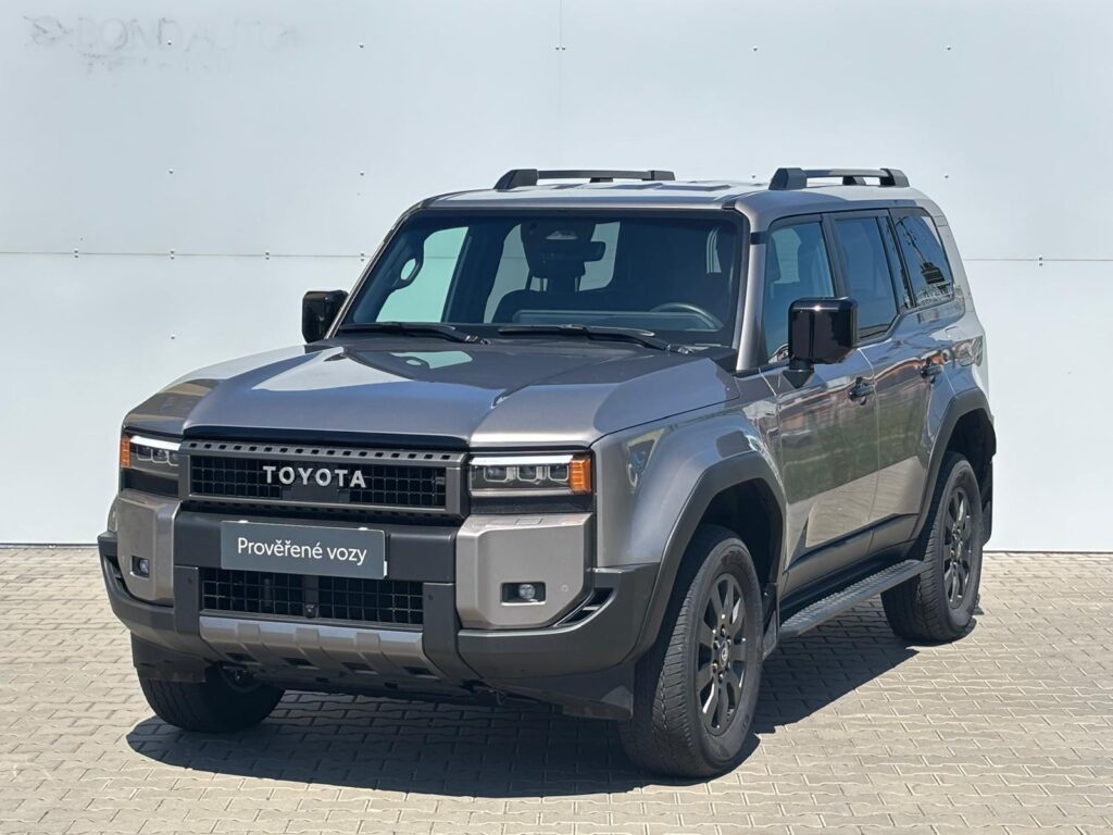 Toyota Land Cruiser  2.8 D-4D 6AT Invincible