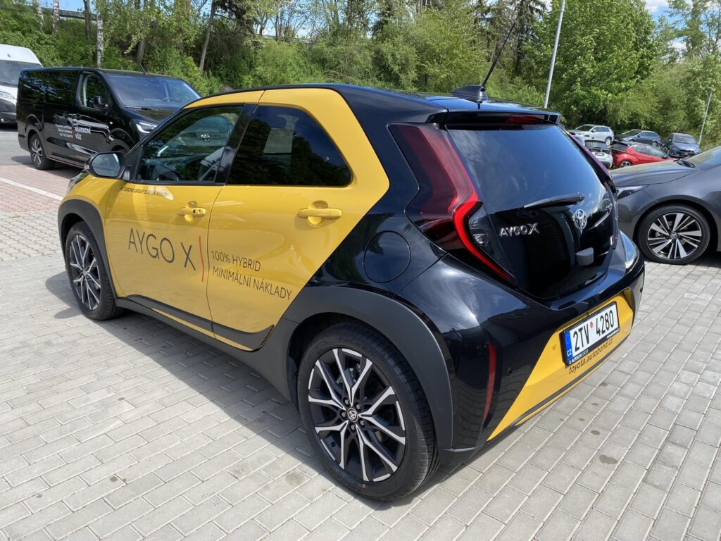 Toyota Aygo X  1.5 HEV GR SPORT + zimní pneu
