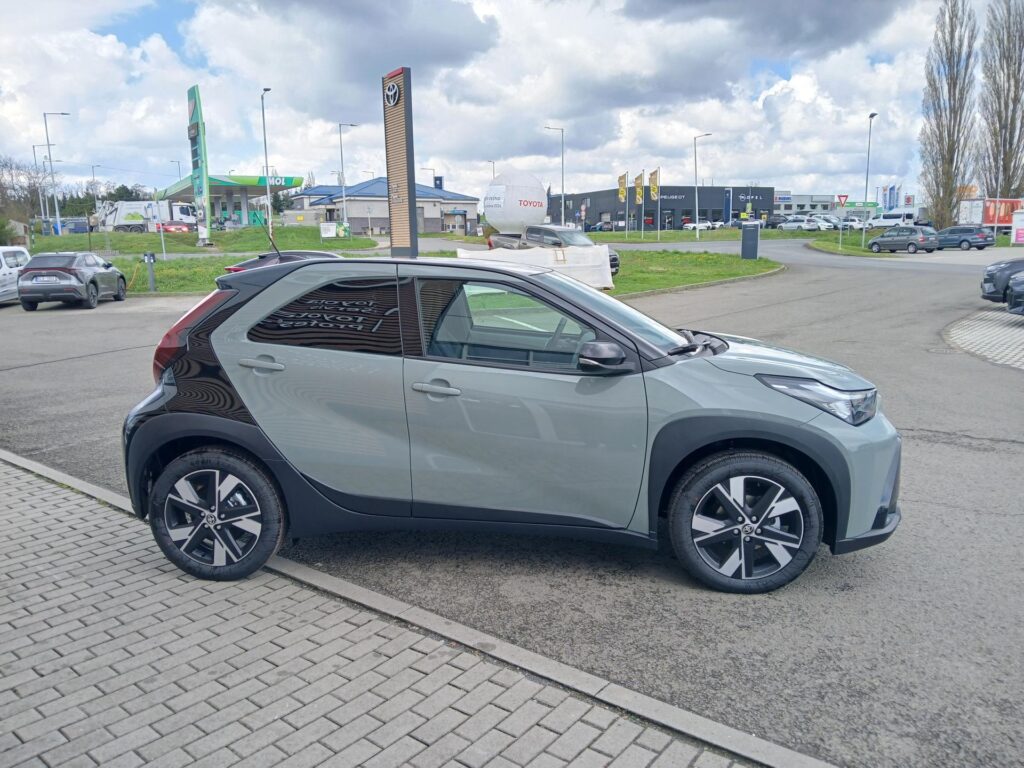 Toyota Aygo X  Style 1,5 HEV CVT 115k