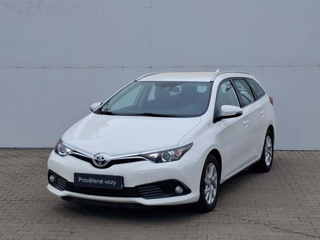 Toyota Auris  1.6 Valvematic Active