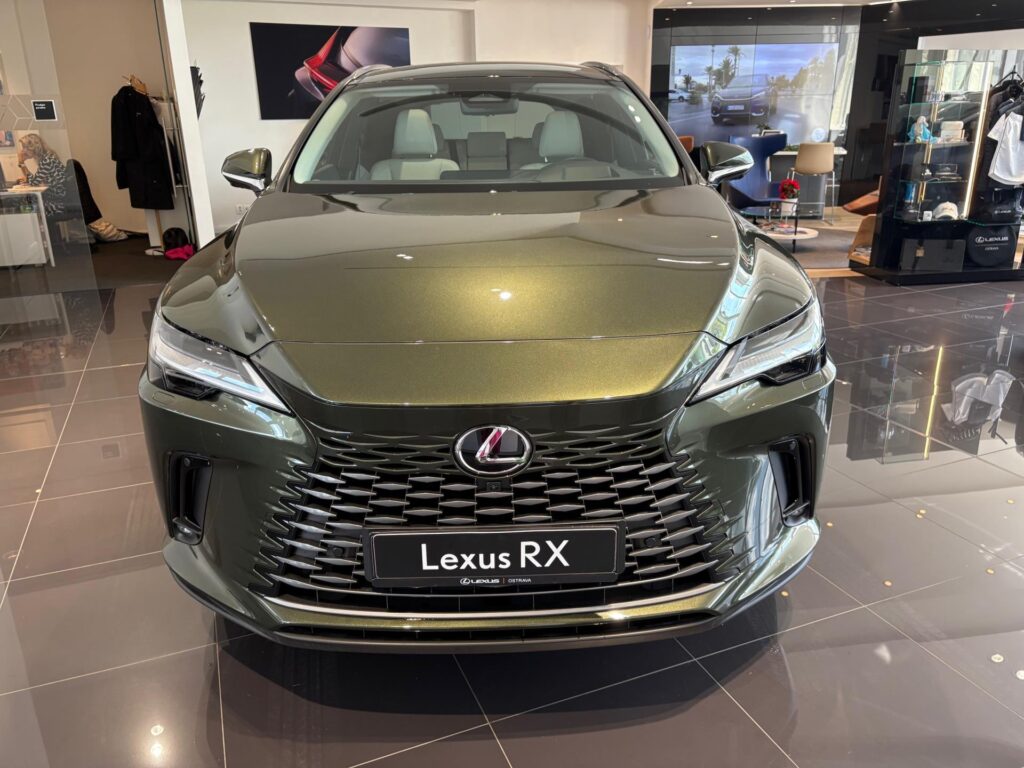 Lexus RX 450h+  LUXURY panorama 4x4