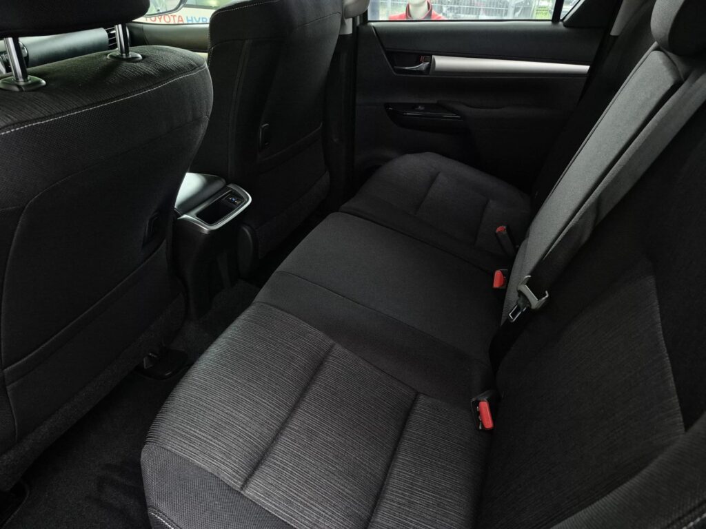 Toyota Hilux  Invincible Double Cab, 2,8 D-4D (204 k) + tažné zařízení