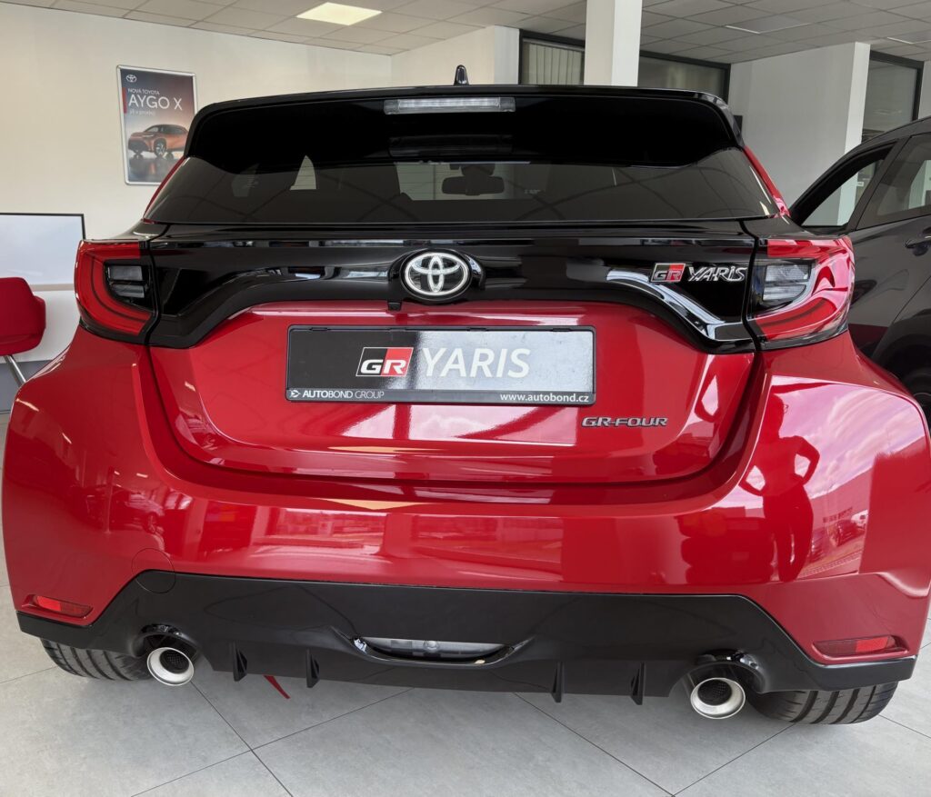 Toyota GR Yaris  1,6L MT 4x4, Dynamic + Sport paket