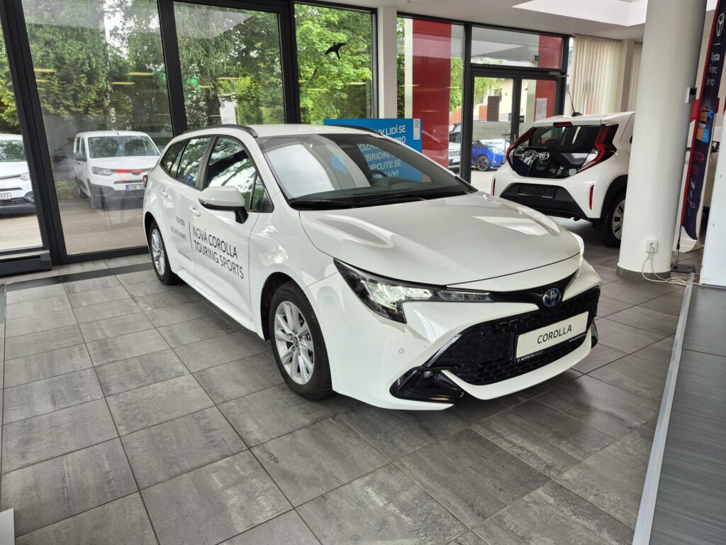 Toyota Corolla  Comfort Tech 1.8 Hybrid (140 k)