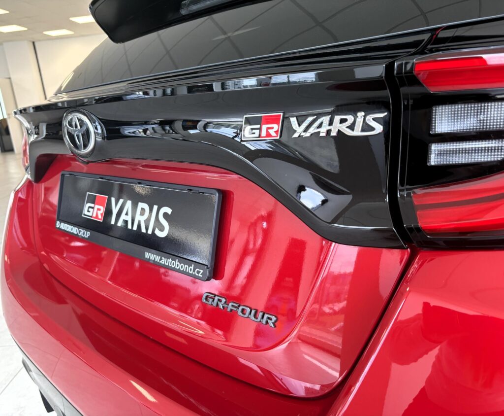 Toyota GR Yaris  1,6L MT 4x4, Dynamic + Sport paket