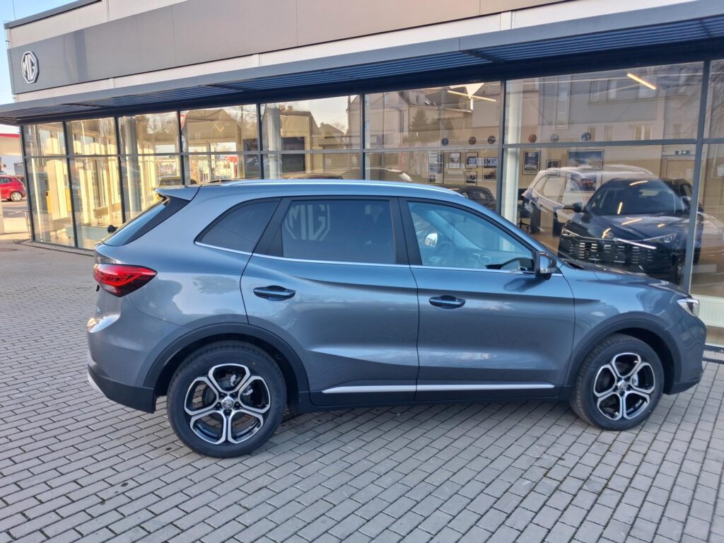 MG ZS  ELEGANCE 1.5 85kW 5MT 4x2