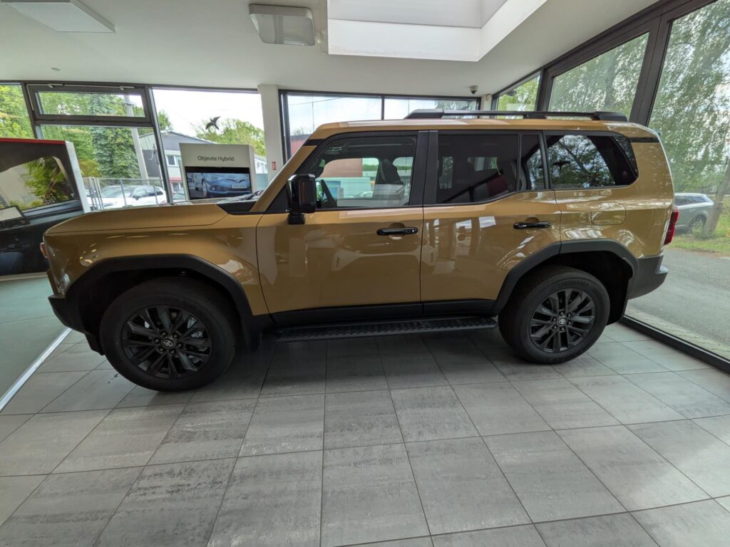 Toyota Land Cruiser  Executive Skyview 4×4 2.8L Diesel 48V MHEV