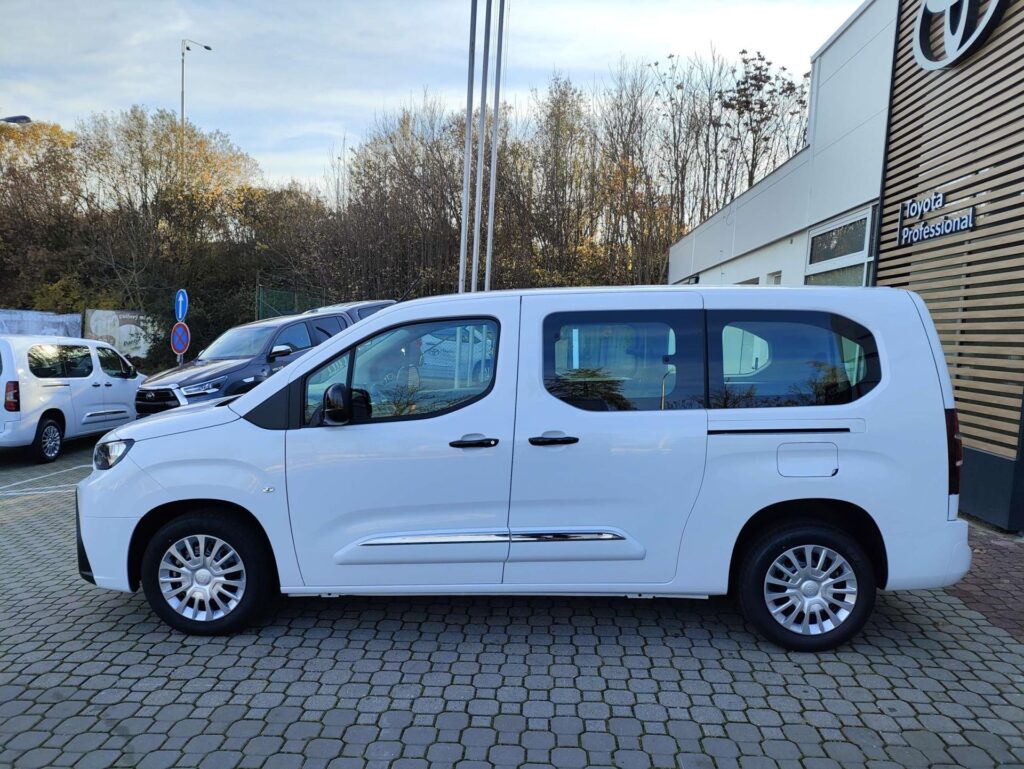 Toyota Proace City Verso  1.2T 6MT Business 7S