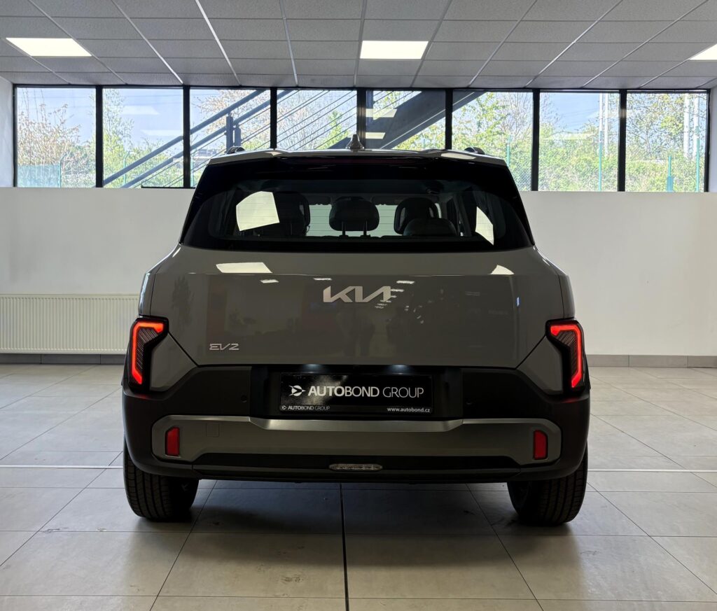 KIA EV2  4x2 EARTH 108 KW + 42,2 KWH (2027)