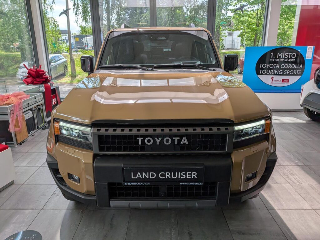Toyota Land Cruiser  Executive Skyview 4×4 2.8L Diesel 48V MHEV