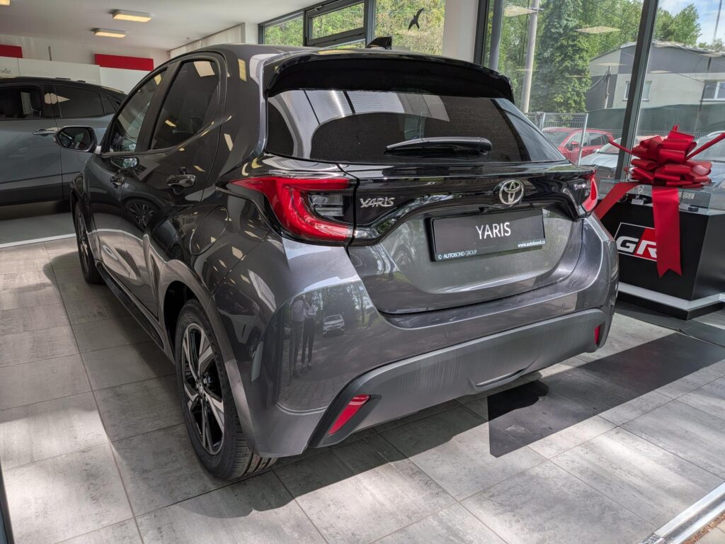 Toyota Yaris  Style 1.5 Hybrid (116 k)