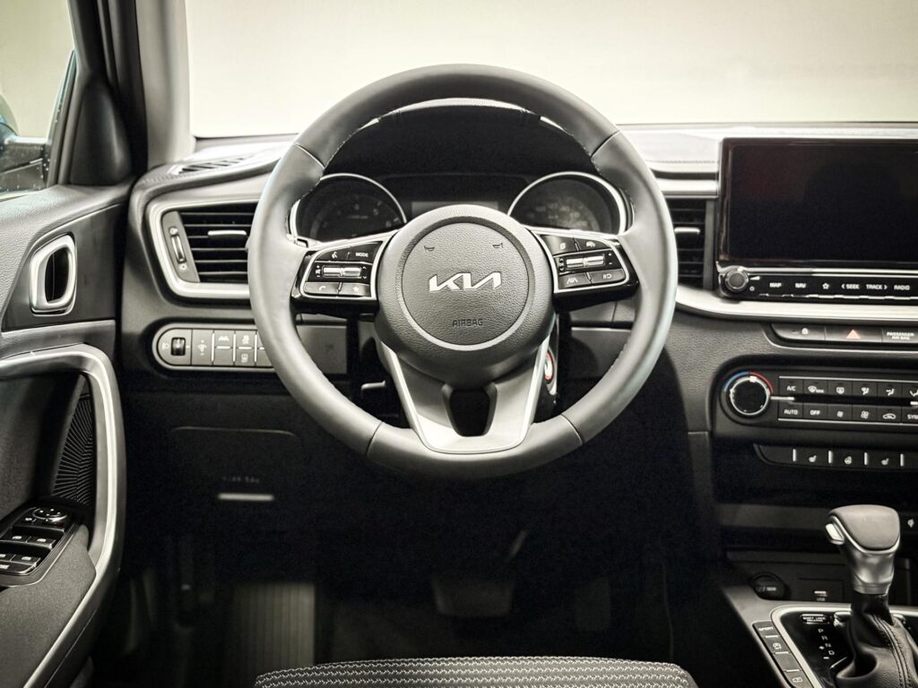 KIA Ceed  1,5 T-GDi GPF 7DCT TOP (2025)