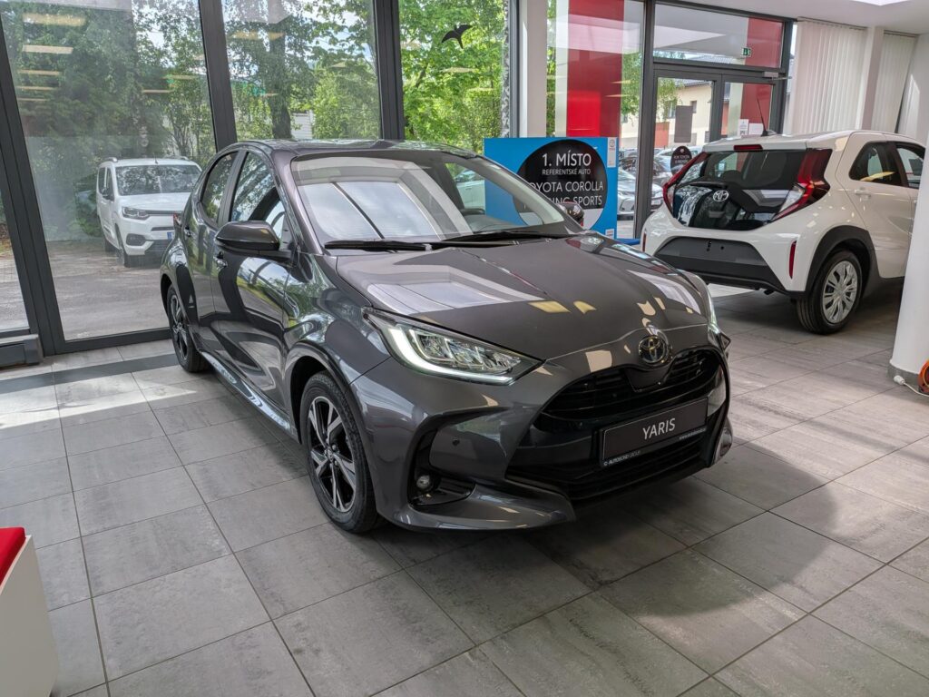 Toyota Yaris  Style 1.5 Hybrid (116 k)