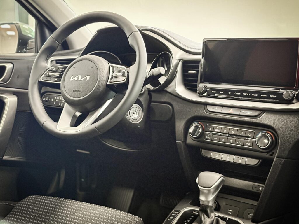 KIA Ceed  1,5 T-GDi GPF 7DCT TOP (2025)