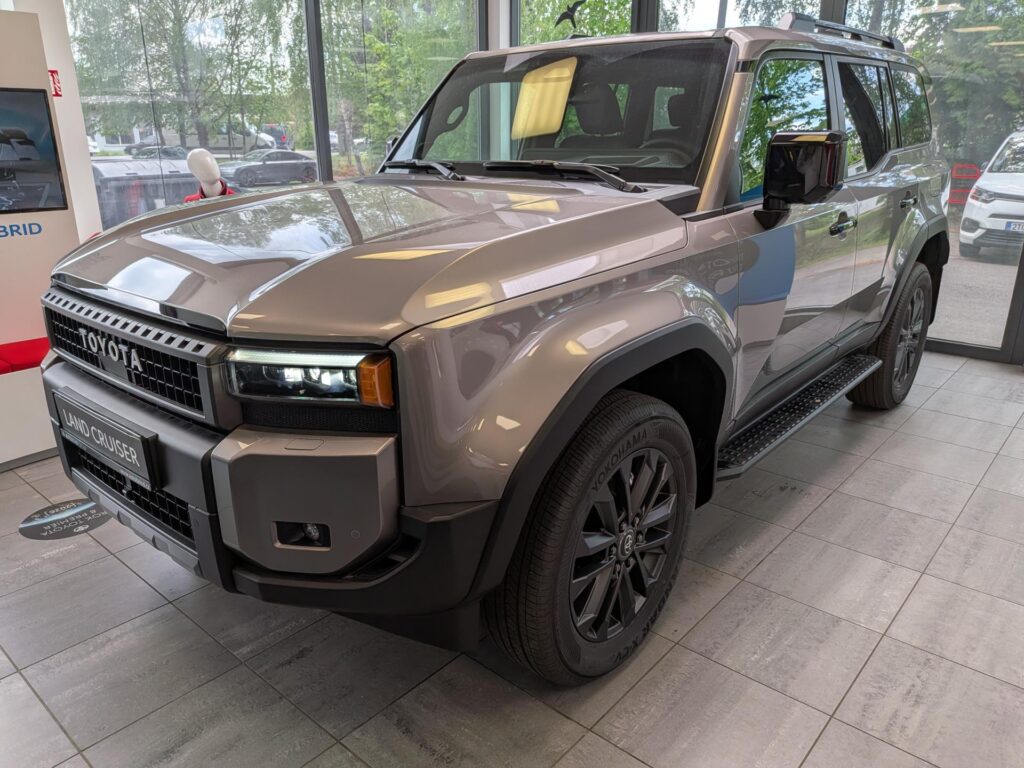 Toyota Land Cruiser  Executive Skyview 4x4 2.8L Diesel 48V MHEV