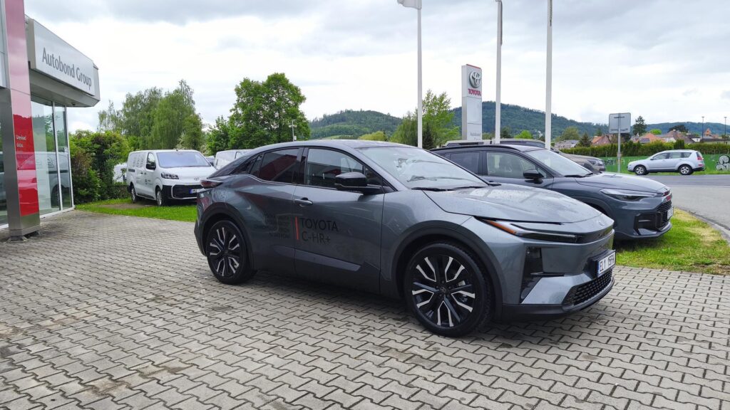 Toyota C-HR  BEV 224 4X2 STYLE + Dynamic