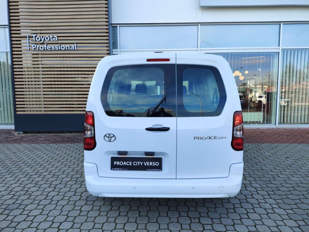 Toyota Proace City Verso  1.2T 6MT Business 7S