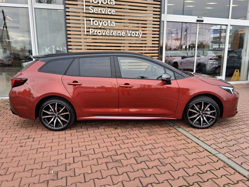 Toyota Corolla  1.8 Hybrid,e-CVT, GR SPORT