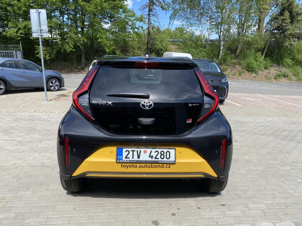 Toyota Aygo X  1.5 HEV GR SPORT + zimní pneu