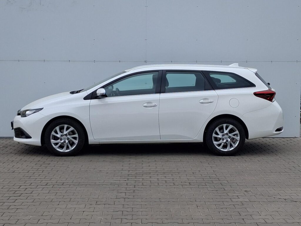 Toyota Auris  1.6 Valvematic Active
