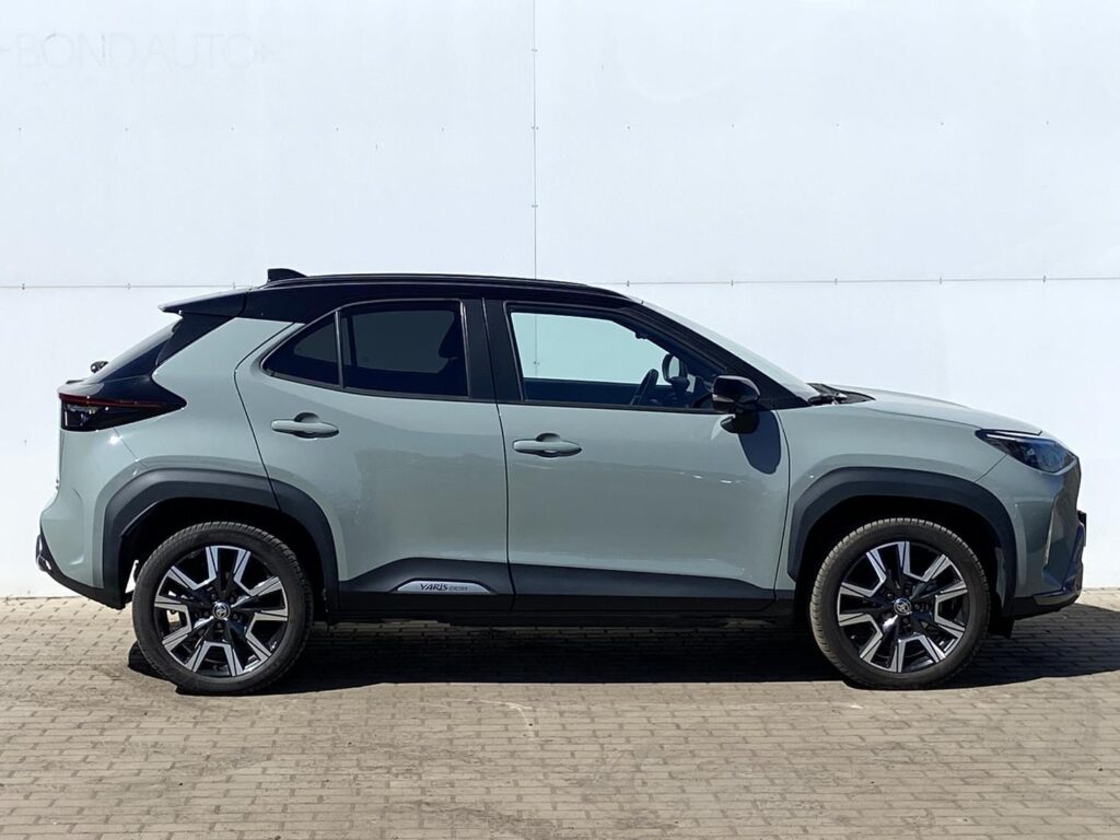 Toyota Yaris Cross  1.5 HSD 130k e-CVT AWD Premier Edition