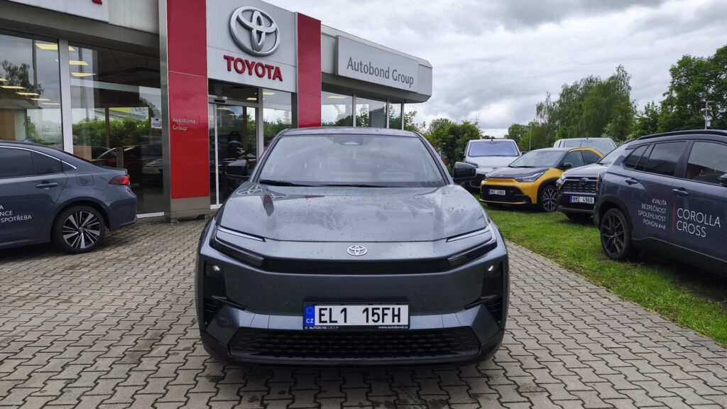 Toyota C-HR  BEV 224 4X2 STYLE + Dynamic