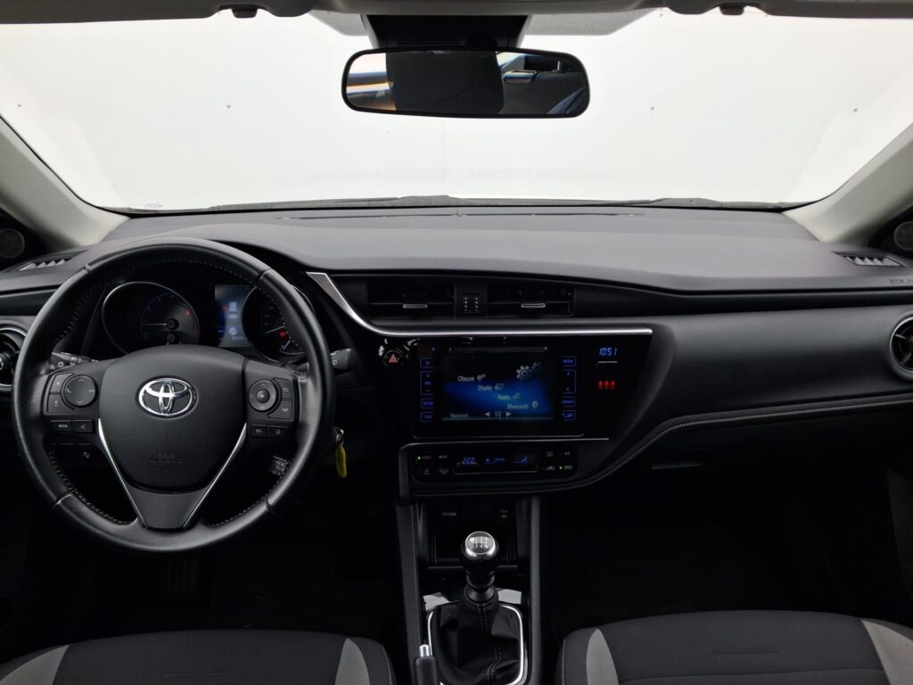Toyota Auris  1.6 Valvematic Active