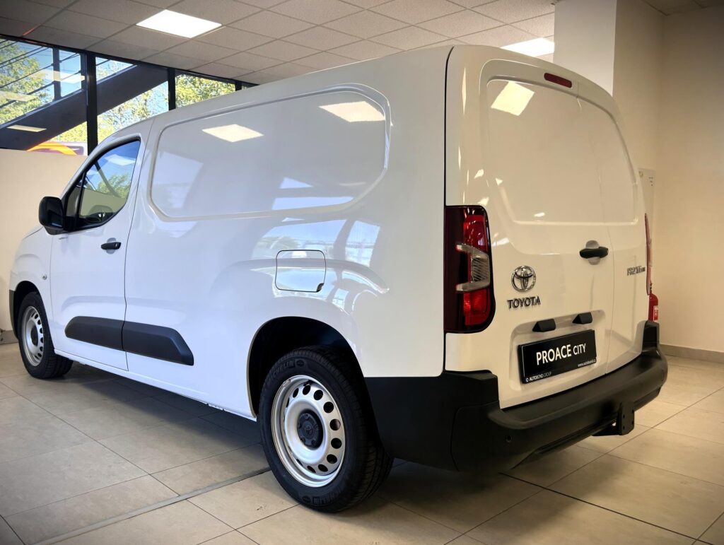 Toyota Proace City  1.5D, 6MT, Active Multimedia