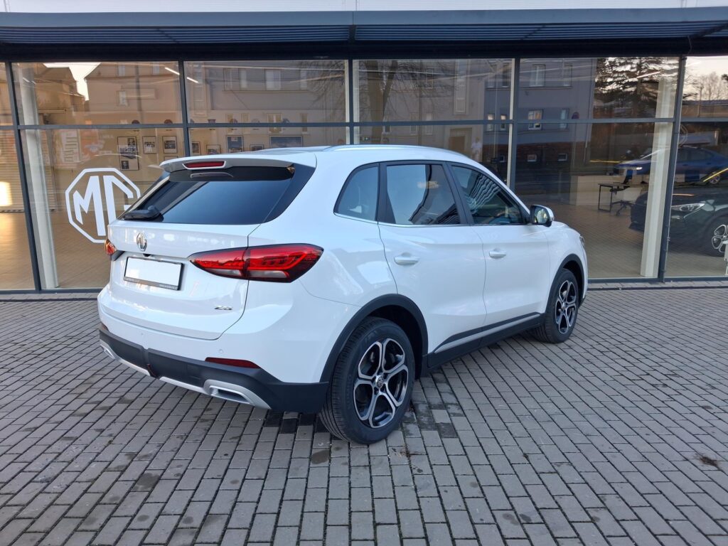 MG ZS  ELEGANCE 1.5 85kW 5MT 4x2