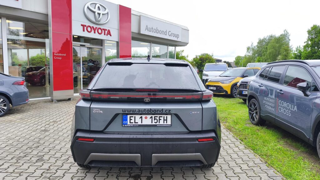 Toyota C-HR  BEV 224 4X2 STYLE + Dynamic