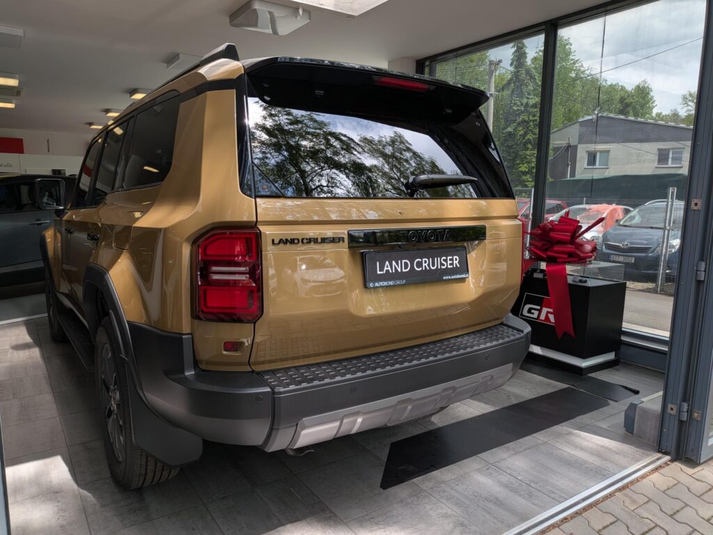 Toyota Land Cruiser  Executive Skyview 4×4 2.8L Diesel 48V MHEV