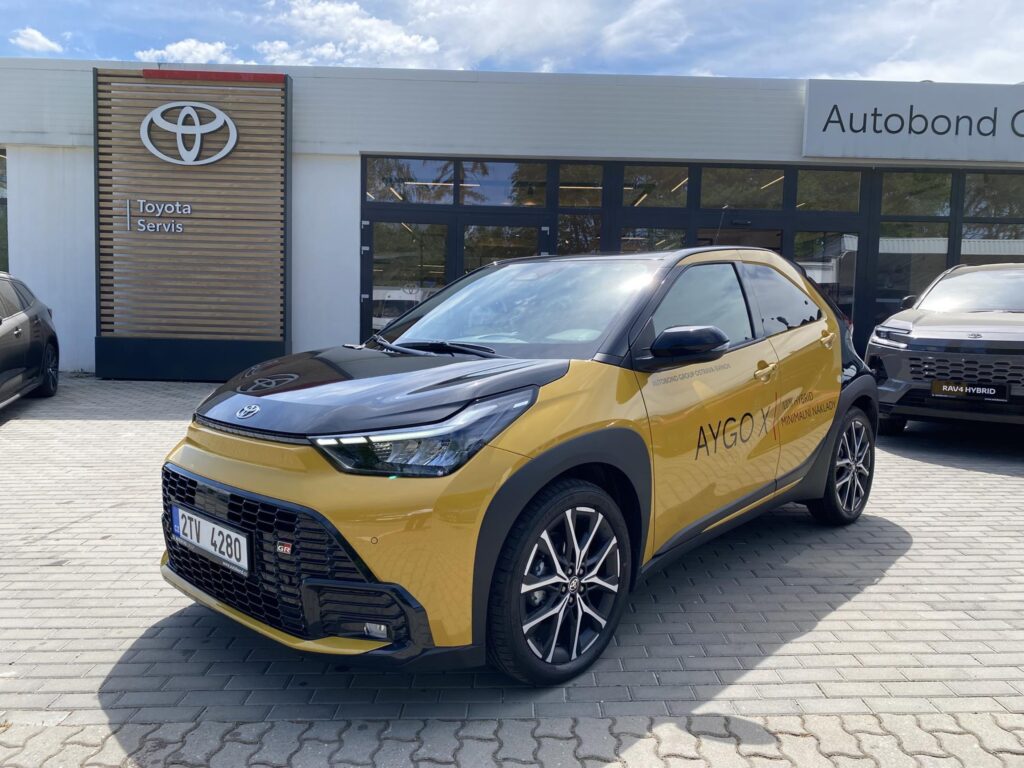 Toyota Aygo X  1.5 HEV GR SPORT + zimní pneu