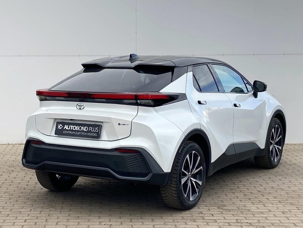 Toyota C-HR  2.0 HSD e-CVT Style