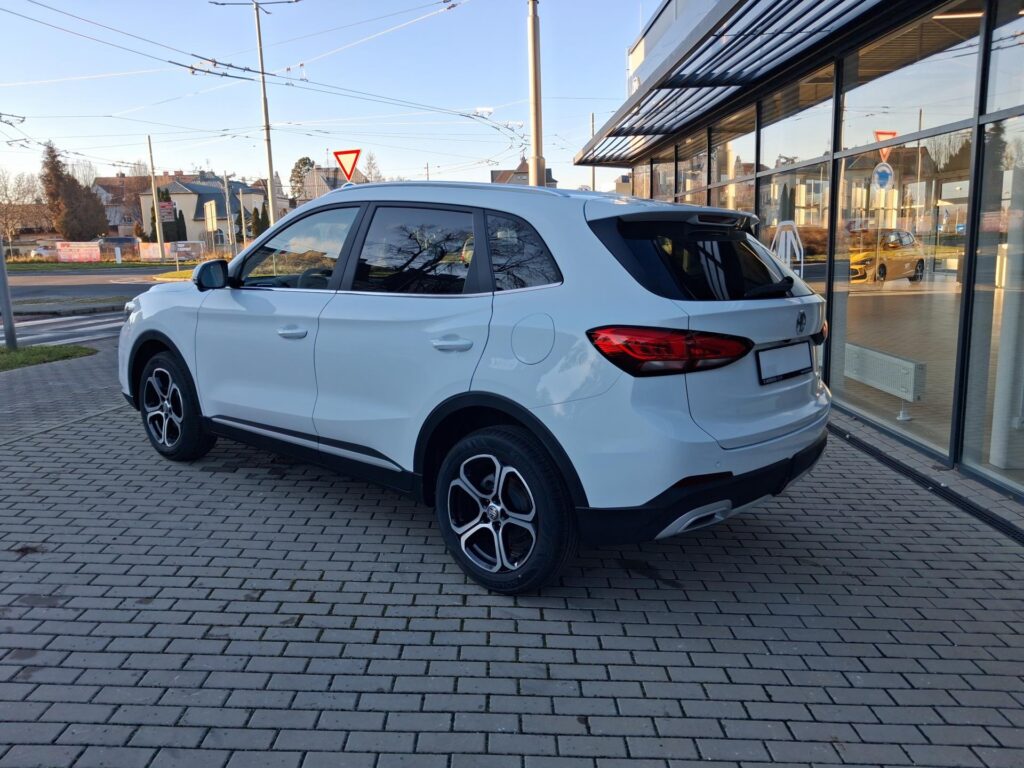 MG ZS  ELEGANCE 1.5 85kW 5MT 4x2