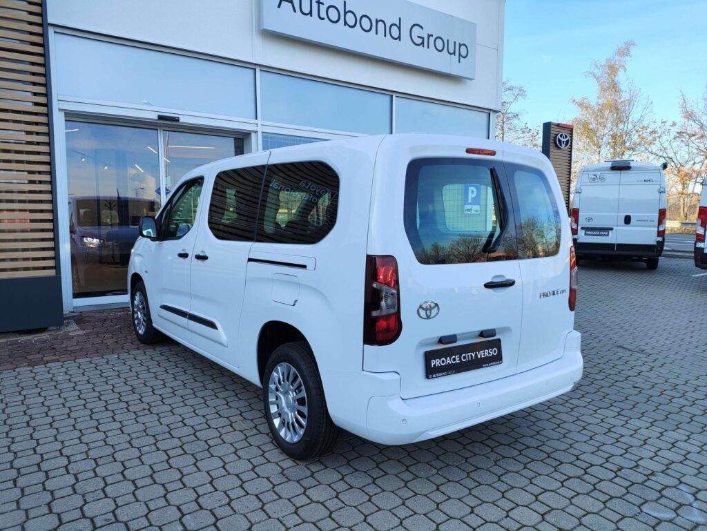 Toyota Proace City Verso  1.2T 6MT Business 7S