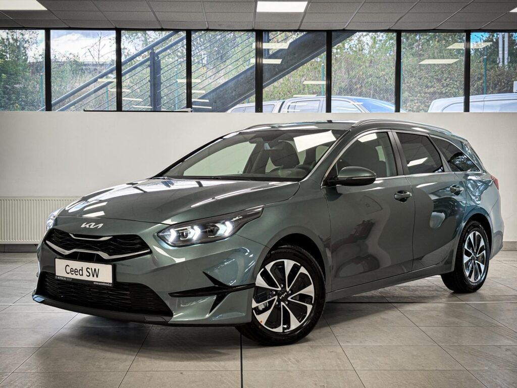 KIA Ceed  1,5 T-GDi GPF 7DCT TOP (2025)
