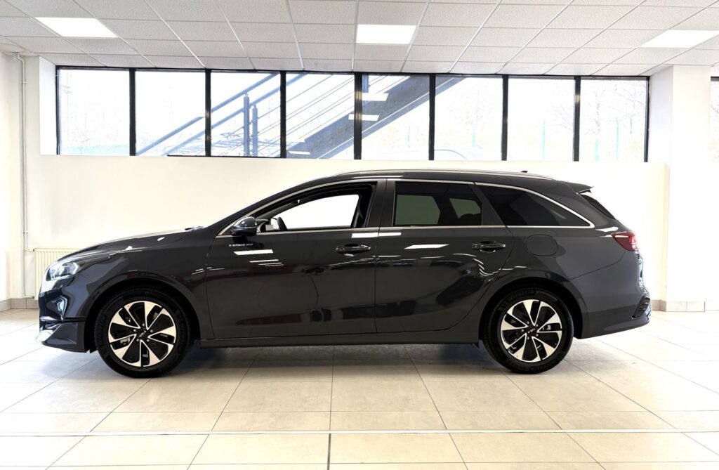 KIA Ceed  1,5 T-GDi GPF 7DCT TOP (2025)