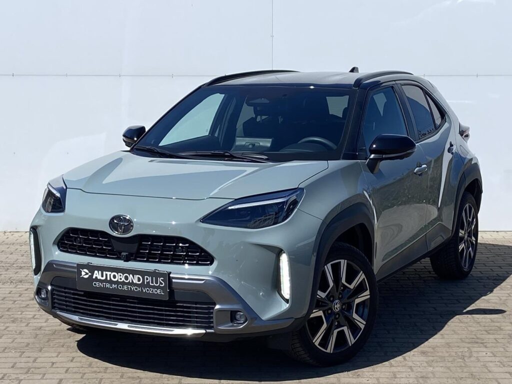 Toyota Yaris Cross  1.5 HSD 130k e-CVT AWD Premier Edition
